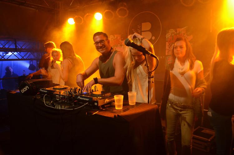 Cassandra Steen über Glashaus und ihre neue Musik