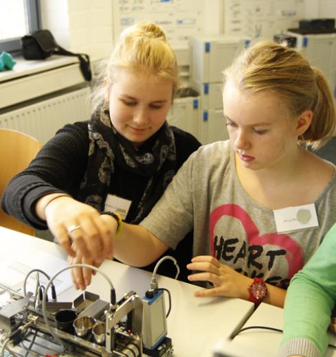 An der CAU studieren etwa 8.000 angehende Bachelor. Die Hochschulleitung fragt systematisch nach, wo der Schuh drückt.
Copyright: CAU, Foto: Kröger/Dorfmüller