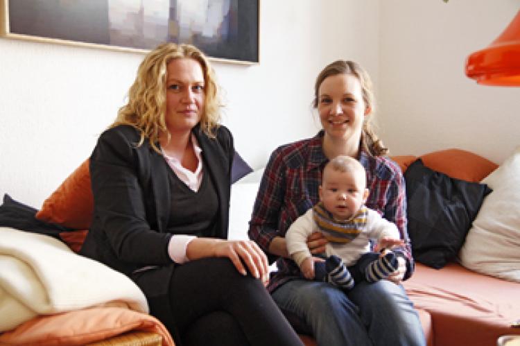 Tierheimleiterin Elisabeth Haase mit Kater Rupert