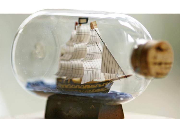 Wie kommt das Schiff in die Flasche? 