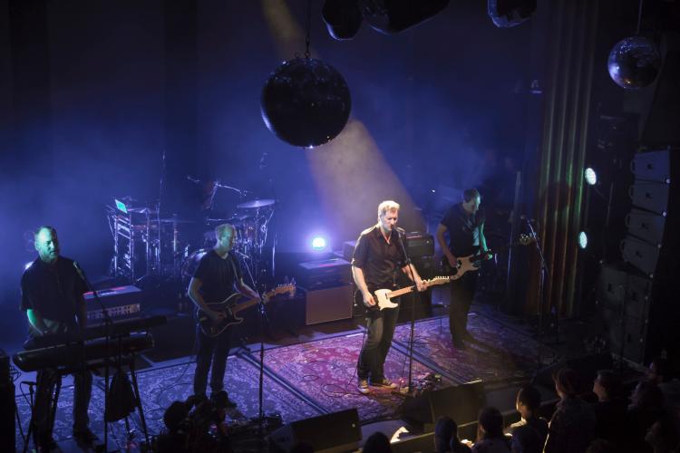 Thore tut’s … Theater op platt