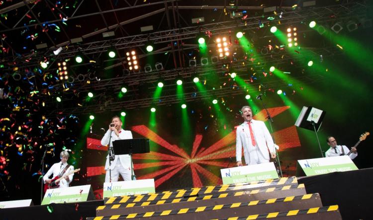 Tonbandgerät spielen am 24.06. um 21.30 Uhr auf der NDR-Bühne am Ostseekai