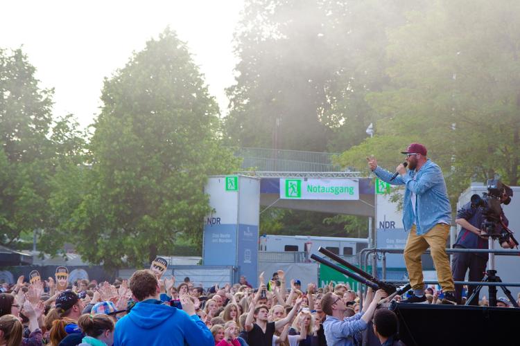 Sänger Flo Mega über Burnout + Konzertfotos