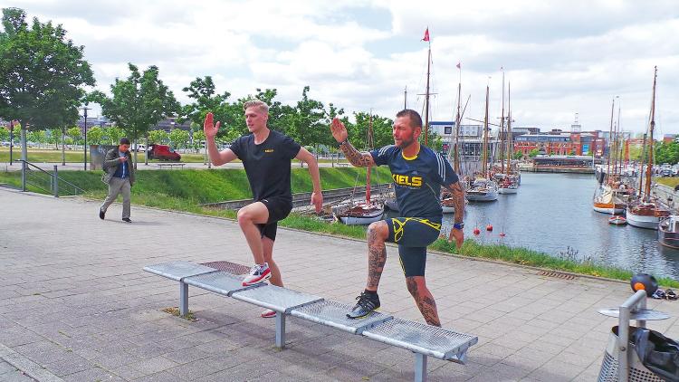 Anleitung für eine Sommer-Flechtfrisur