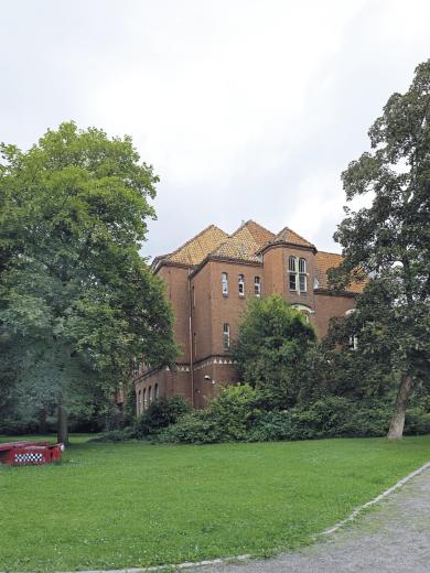 Mit den vielen Grünflächen und Freizeitangeboten direkt am See, zählt der Schrevenpark zu den beliebtesten Treffpunkten Kiels