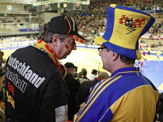 In der Krummbeker Kerzenscheune können Besucher Kerzen aller Art selber machen