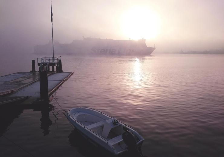 Instagramer Michael Stefan fing auf dem Weg zur Arbeit diesen besonderen Moment an der Kieler Förde ein