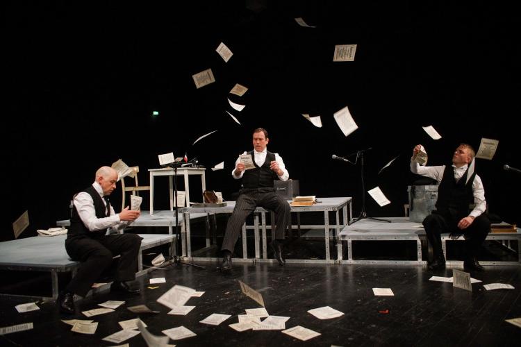 Matisek Brockhues, Eirik Behrendt und Tom Keller (v. li.) von DeichArt in Aktion
