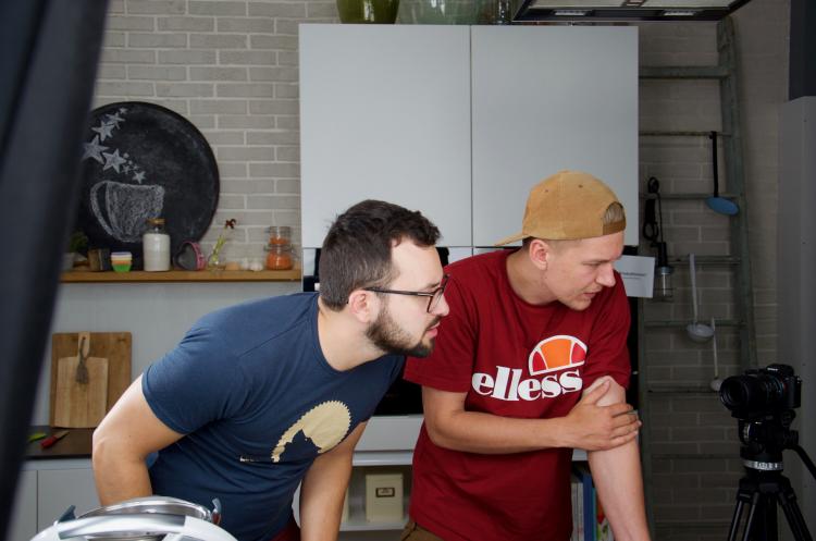 Lukas und Morten (v. li.) im hauseigenen „Foodio“