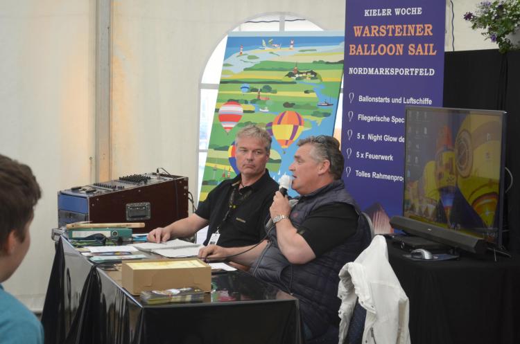 Thomas Oeding (li.) und Christoph Laloi beim Briefing