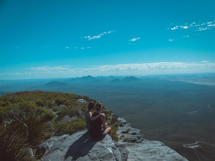 Australien war ihre letzte Station. Den einzigartigen Ausblick haben sie auf
dem Bluff Knoll, dem zweithöchsten Berg des Westens, eingefangen