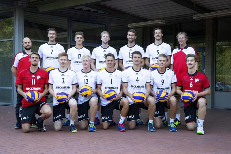 Die erfolgreiche Mannschaft der
Adler greift nach den Sternen und
könnte sogar aufsteigen