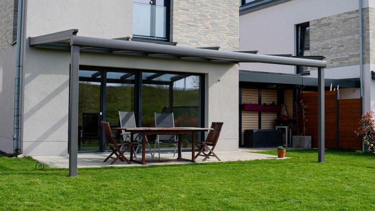 Stilvoll geschützt in Rendsburg: Maßgeschneiderte Terrassenüberdachungen von Dubau Kiel