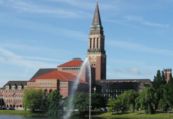 Bedrohung mit Schusswaffe am Bahnhof 