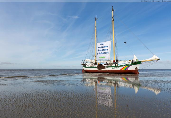 Greenpeace-Schiff legt in Laboe an