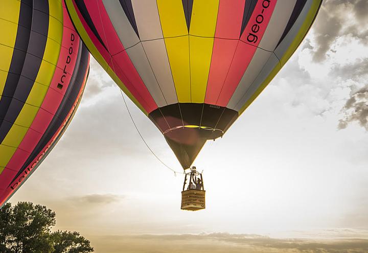 Über den Wolken mit 99 Heißluftballons 