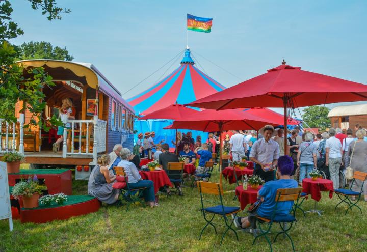 Kunterbunte Familienkiste